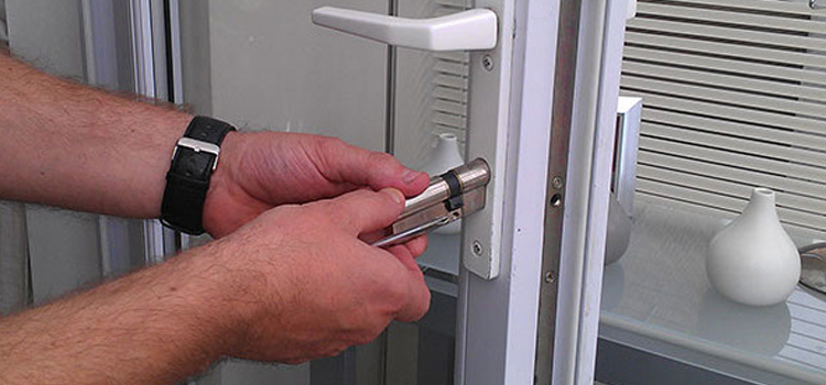 Commercial Door Lock Repair in Winter Gardens